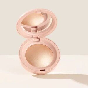 NIB - Rare Beauty Positive Light Silky Touch Highlighter - Exhilarante